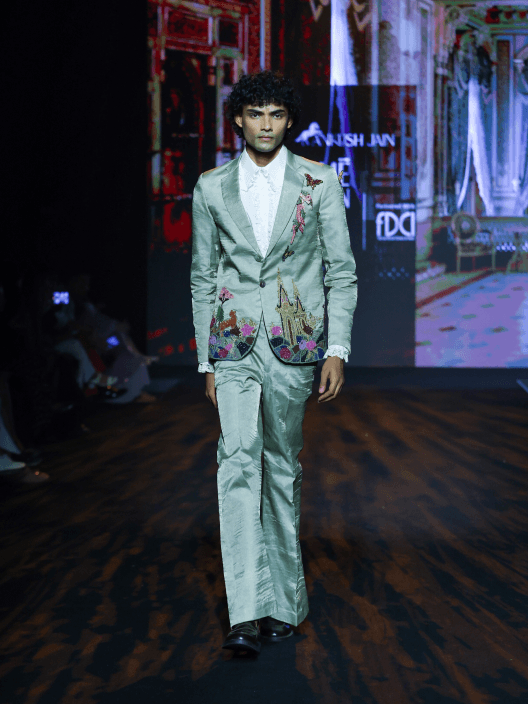 THREADS OF TIMELESSNESS